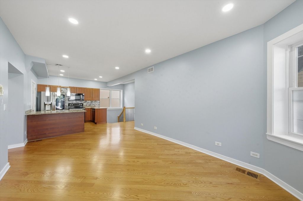 4304 N SAINT LOUIS Avenue 1B, Chicago, IL 60618 — photo 3