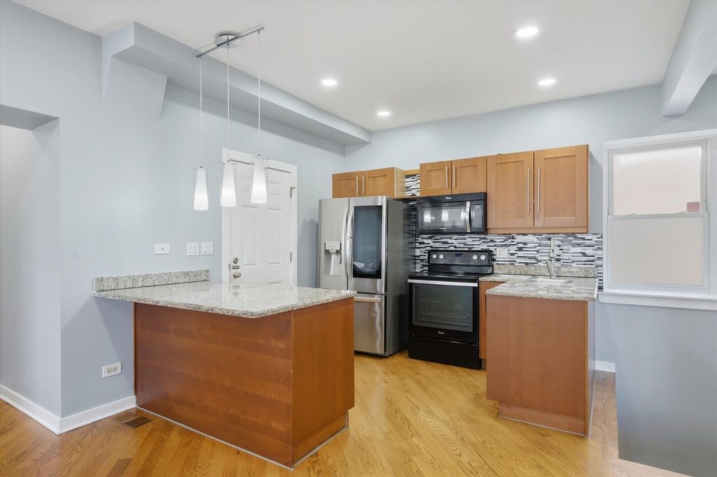 4304 N SAINT LOUIS Avenue 1B, Chicago, IL 60618 — photo 5