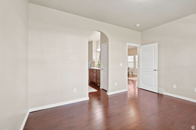 4614 CHENANGO LN, South Jordan, UT 84095