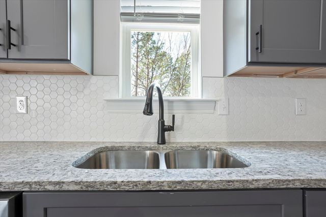 350 Country Glen Avenue, Graniteville, SC 29829