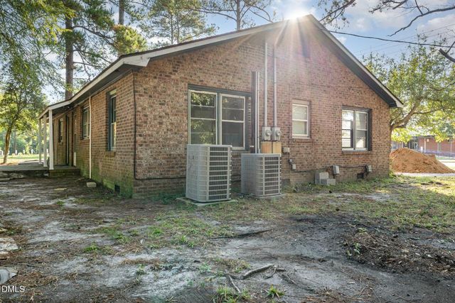5026 Cameron Road, Hope Mills, NC 28348