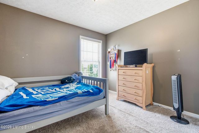 6303 Winding Stream Dr, Louisville, KY 40272