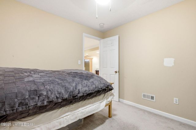6303 Winding Stream Dr, Louisville, KY 40272