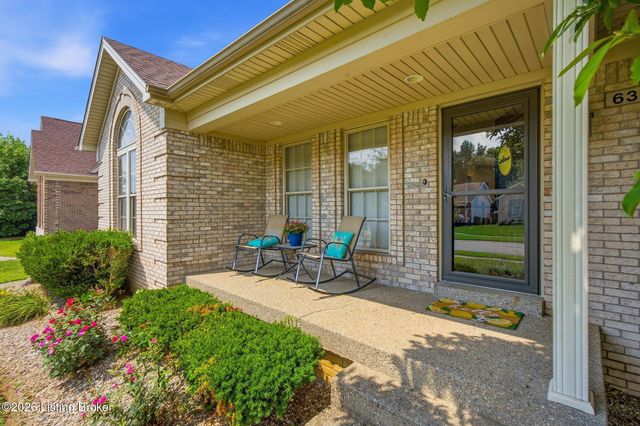 6303 Winding Stream Dr, Louisville, KY 40272