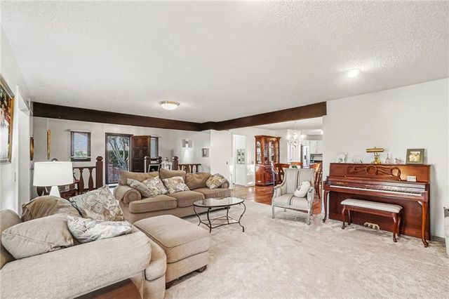 1109 S Catalpa Street, Savannah, MO 64485