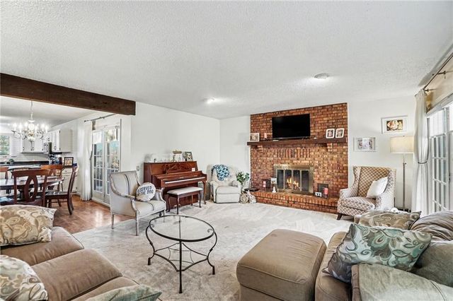 1109 S Catalpa Street, Savannah, MO 64485