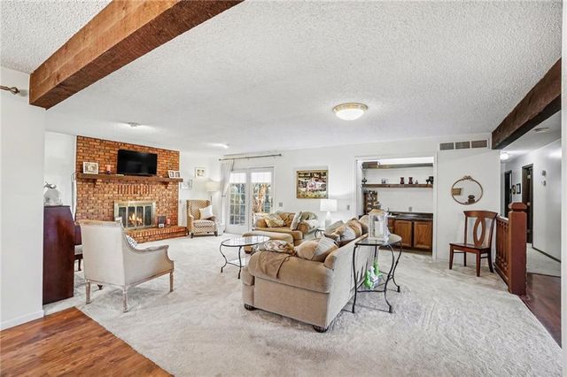 1109 S Catalpa Street, Savannah, MO 64485