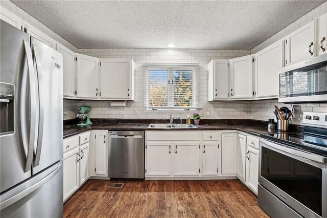 1109 S Catalpa Street, Savannah, MO 64485