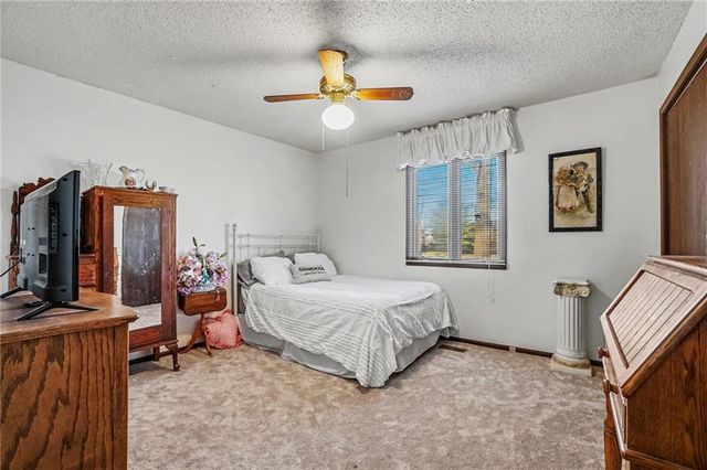 1109 S Catalpa Street, Savannah, MO 64485