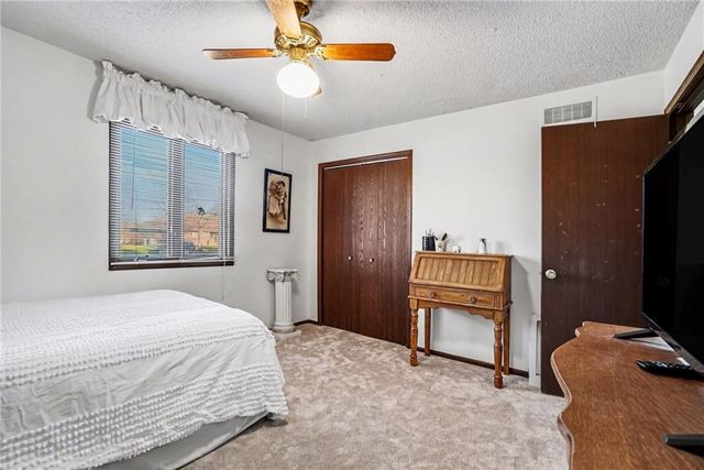 1109 S Catalpa Street, Savannah, MO 64485