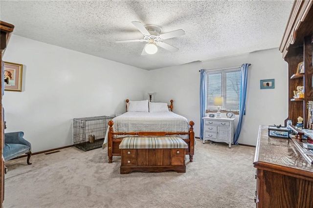 1109 S Catalpa Street, Savannah, MO 64485