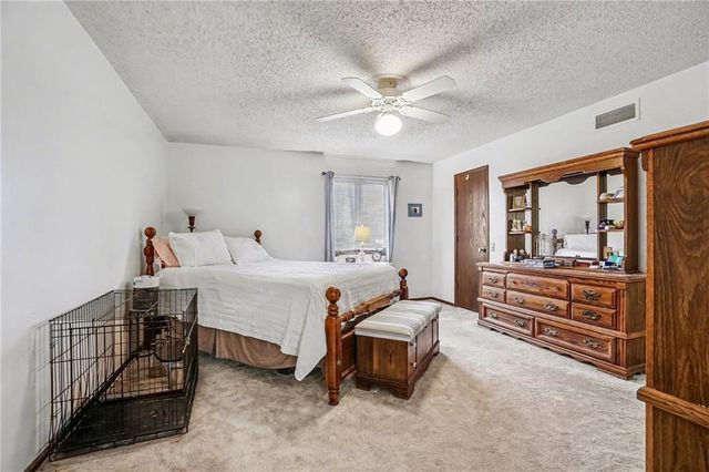 1109 S Catalpa Street, Savannah, MO 64485