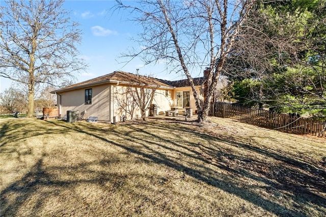 1109 S Catalpa Street, Savannah, MO 64485