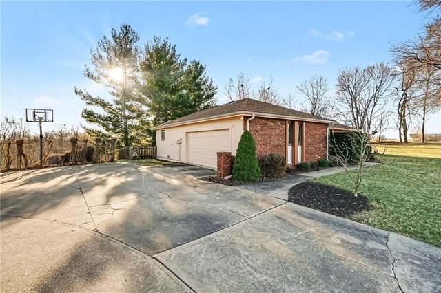 1109 S Catalpa Street, Savannah, MO 64485