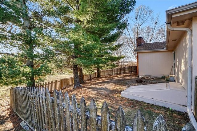 1109 S Catalpa Street, Savannah, MO 64485