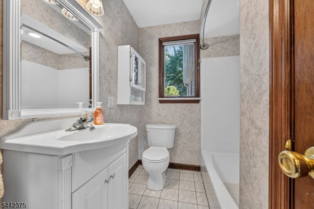 117 Madison Dr, South Plainfield Boro, NJ 07080