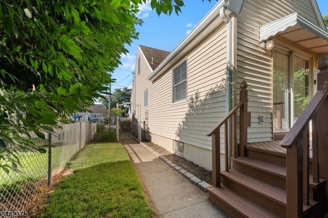 117 Madison Dr, South Plainfield Boro, NJ 07080