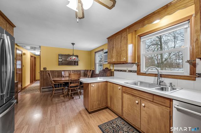 21 Riviera Drive, Enfield, CT 06082