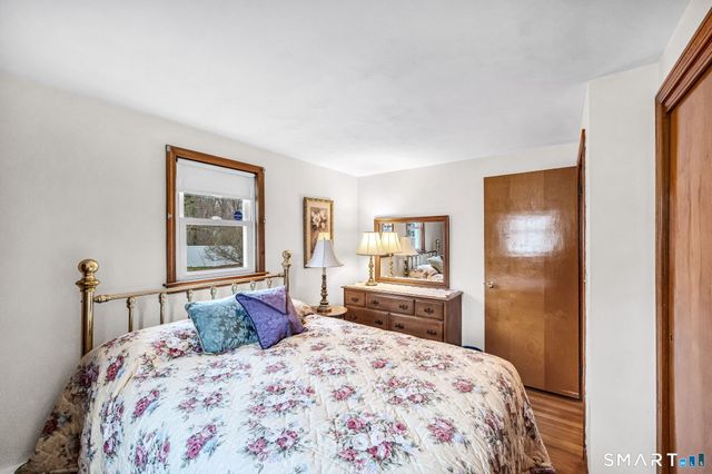 21 Riviera Drive, Enfield, CT 06082