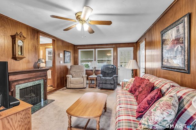 21 Riviera Drive, Enfield, CT 06082