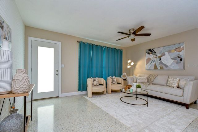 6871 4TH STREET S, St Petersburg, FL 33705