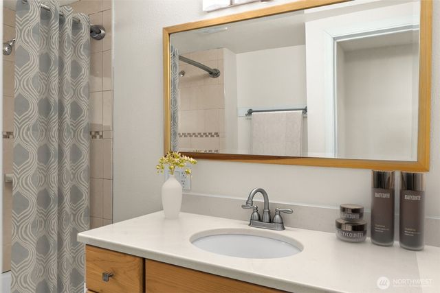 3130 Steamboat Island Road NW, Olympia, WA 98502