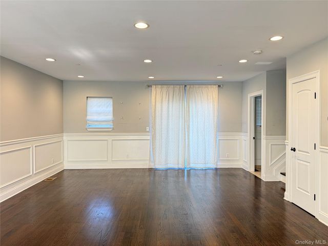 318 Cross Street 2, Westbury, NY 11590