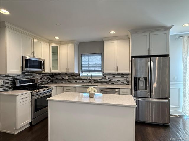 318 Cross Street 2, Westbury, NY 11590