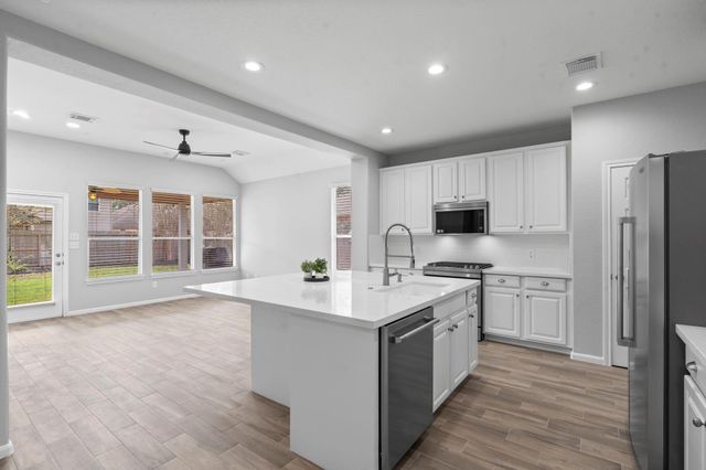 15 Patina Pines Place, The Woodlands, TX 77381