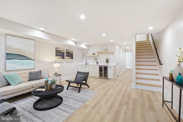 4414 HARRISON ST NW, Washington, DC 20015