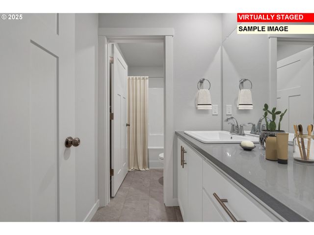 9040 Sw VERMILLION Dr, Tualatin, OR 97062