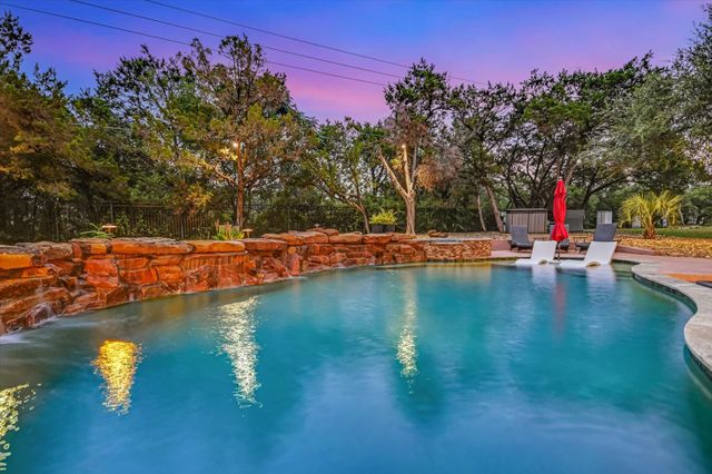 8802 Westminster GLN, Austin, TX 78730