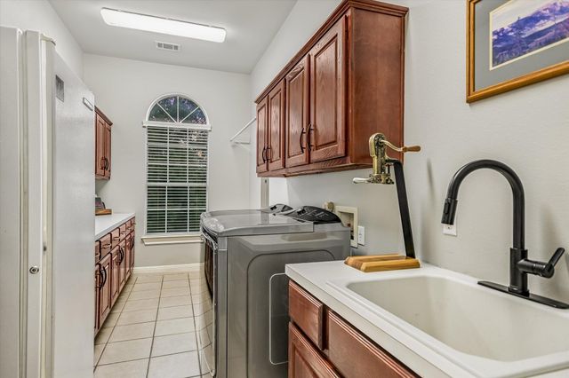 8802 Westminster GLN, Austin, TX 78730