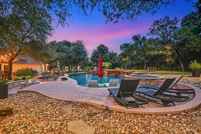 8802 Westminster GLN, Austin, TX 78730