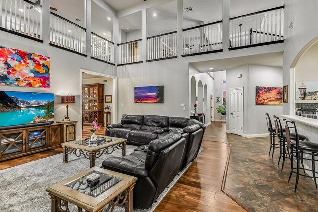 8802 Westminster GLN, Austin, TX 78730