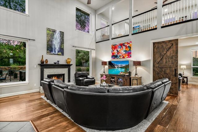 8802 Westminster GLN, Austin, TX 78730