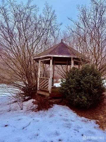 150 Karrville Road, Mansfield, NJ 07865