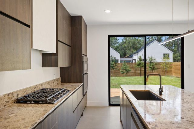 1420 Primrose Street, Conroe, TX 77385