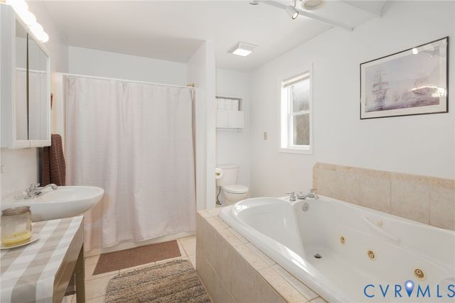 897 Willow Lake Rd, Buckingham, VA 23921