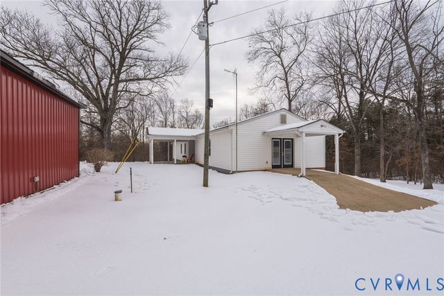 897 Willow Lake Rd, Buckingham, VA 23921