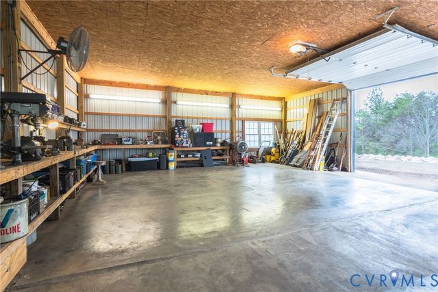 897 Willow Lake Rd, Buckingham, VA 23921