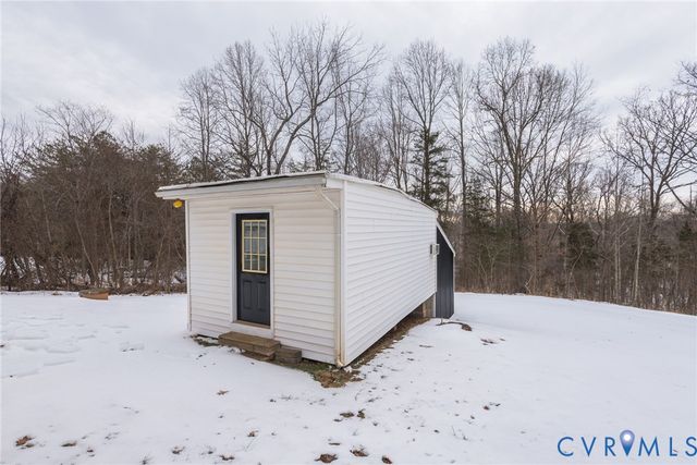 897 Willow Lake Rd, Buckingham, VA 23921