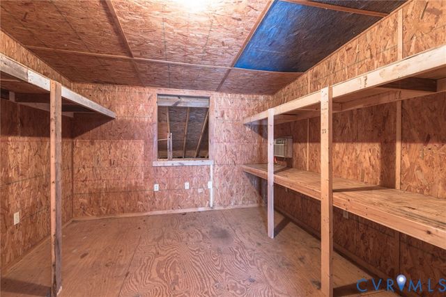 897 Willow Lake Rd, Buckingham, VA 23921