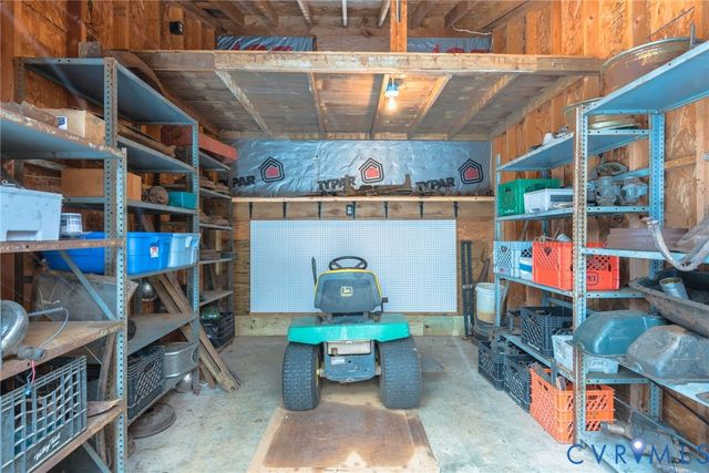 897 Willow Lake Rd, Buckingham, VA 23921