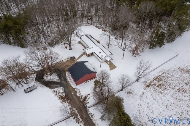 897 Willow Lake Rd, Buckingham, VA 23921