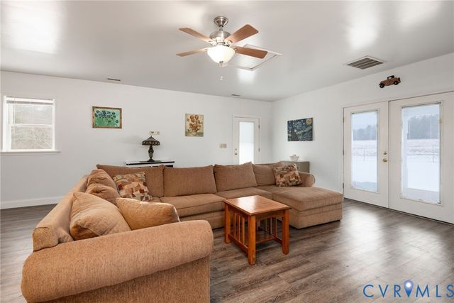 897 Willow Lake Rd, Buckingham, VA 23921