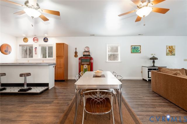 897 Willow Lake Rd, Buckingham, VA 23921