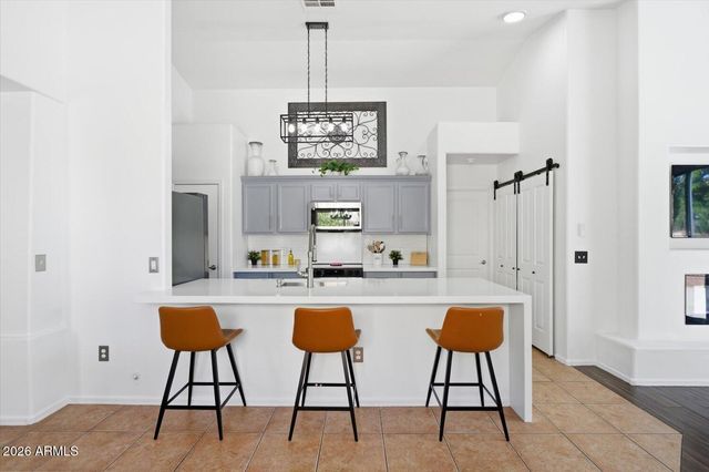 6822 S 40TH Drive, Phoenix, AZ 85041