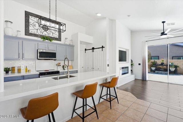 6822 S 40TH Drive, Phoenix, AZ 85041