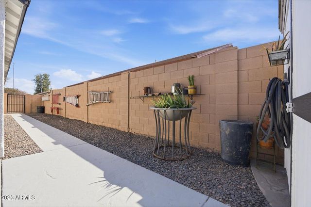 6822 S 40TH Drive, Phoenix, AZ 85041